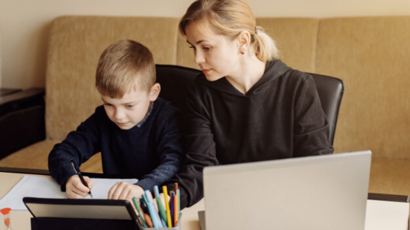 Kelebihan Dan Kekurangan Belajar Online